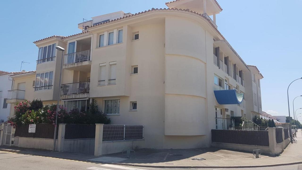 Magnífico apartamento junto al canal principal. Empuriabrava Esterno foto
